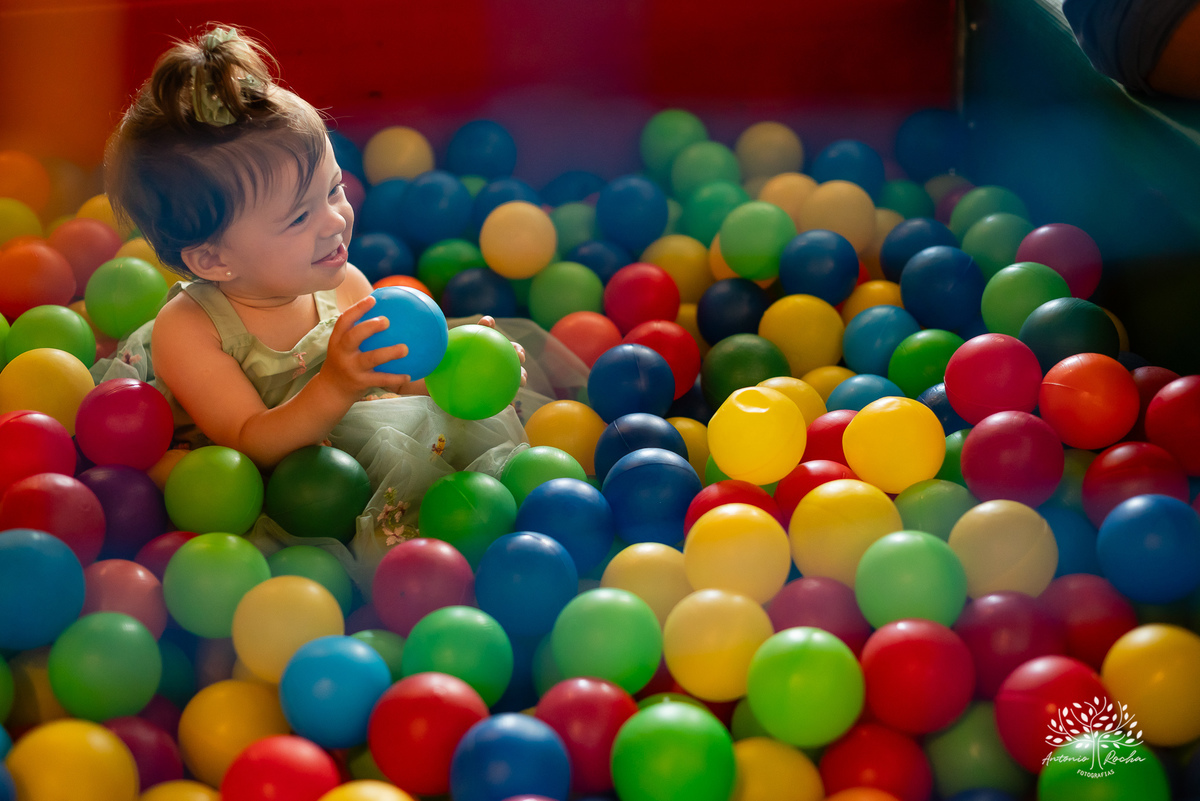 Laura - primeiro aninho - bebê arco-íris - aniversário infantil - festa em casa - Quinta Dom Manuel - família - alegria - emoção - churrasco - amigos - diversão - piscina - animação infantil - fotografia de aniversário - Antonio Rocha Fotografias -Pelotas