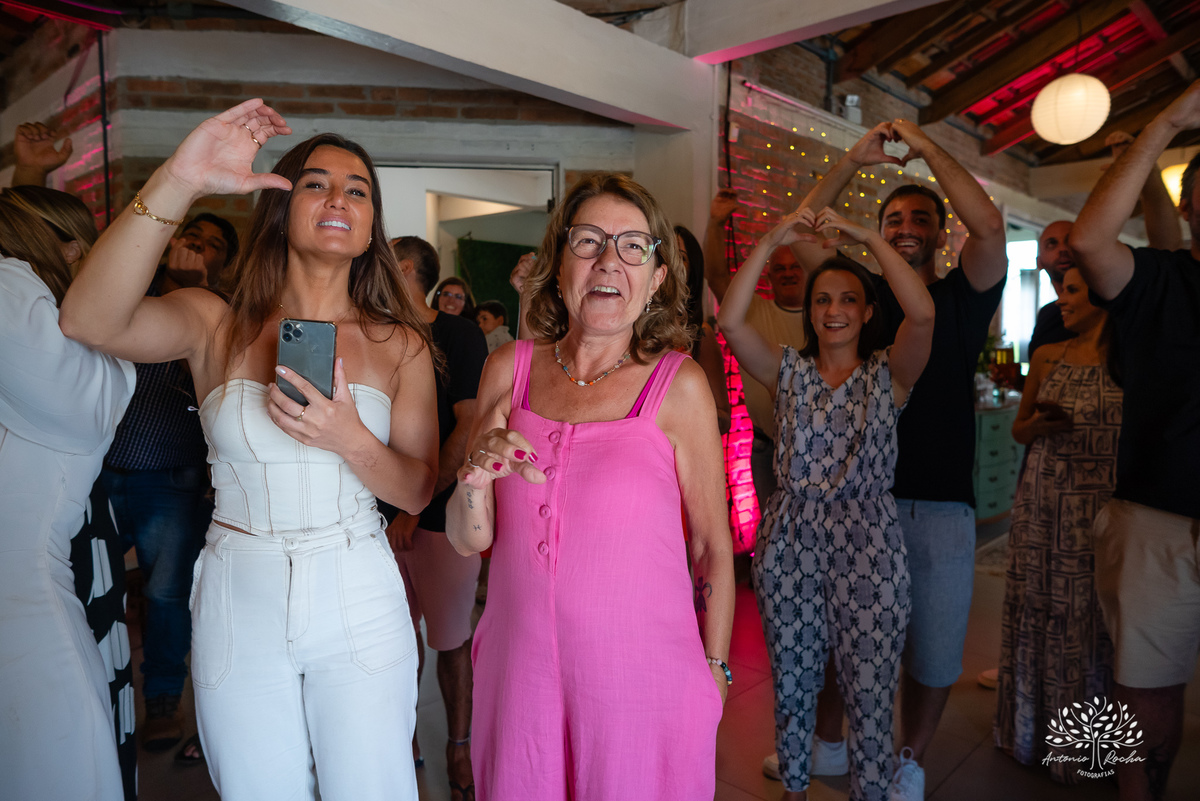 Laura - primeiro aninho - bebê arco-íris - aniversário infantil - festa em casa - Quinta Dom Manuel - família - alegria - emoção - churrasco - amigos - diversão - piscina - animação infantil - fotografia de aniversário - Antonio Rocha Fotografias -Pelotas