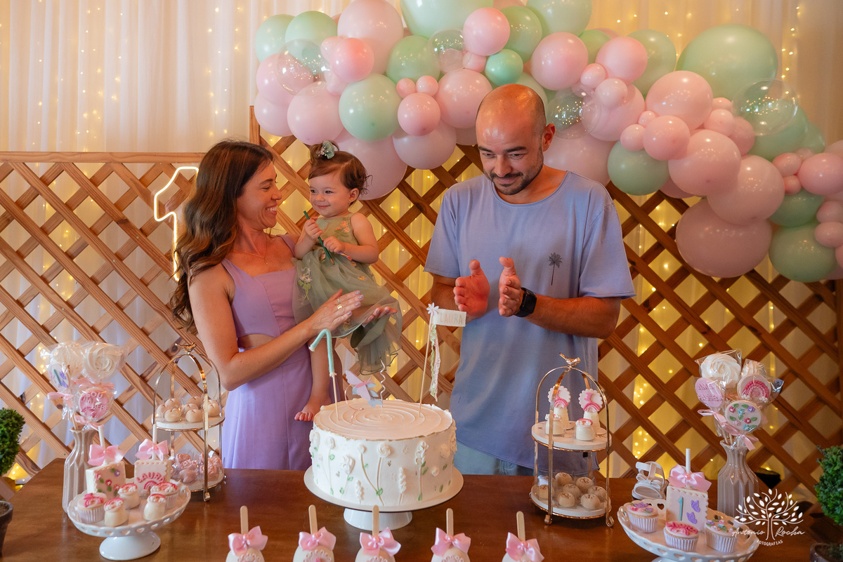 Laura - primeiro aninho - bebê arco-íris - aniversário infantil - festa em casa - Quinta Dom Manuel - família - alegria - emoção - churrasco - amigos - diversão - piscina - animação infantil - fotografia de aniversário - Antonio Rocha Fotografias -Pelotas