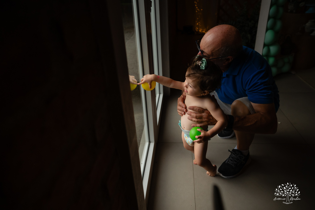 Laura - primeiro aninho - bebê arco-íris - aniversário infantil - festa em casa - Quinta Dom Manuel - família - alegria - emoção - churrasco - amigos - diversão - piscina - animação infantil - fotografia de aniversário - Antonio Rocha Fotografias -Pelotas