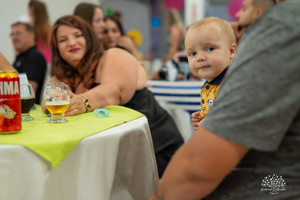 4 anos - aniversário infantil - festa temática - Bob Esponja - álbum de memórias - diversão - amiguinhos - personagens - parabéns - família - fotografia infantil - registros inesquecíveis - lembranças - confiança - Antonio Rocha Fotografias - Pelotas