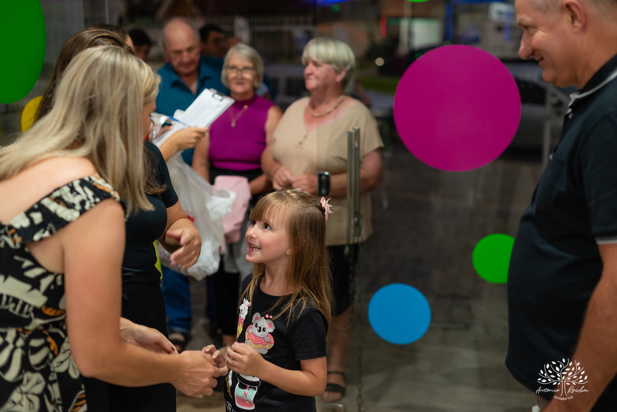 4 anos - aniversário infantil - festa temática - Bob Esponja - álbum de memórias - diversão - amiguinhos - personagens - parabéns - família - fotografia infantil - registros inesquecíveis - lembranças - confiança - Antonio Rocha Fotografias - Pelotas