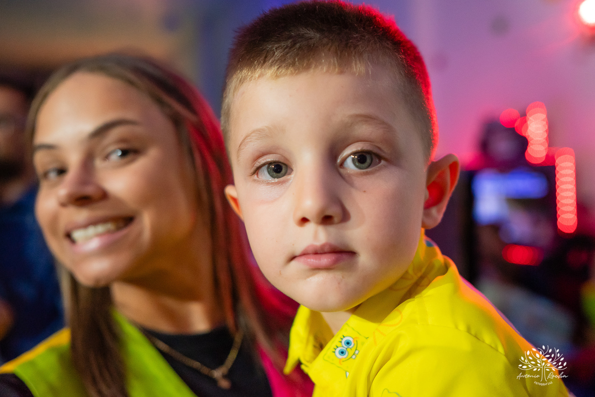 4 anos - aniversário infantil - festa temática - Bob Esponja - álbum de memórias - diversão - amiguinhos - personagens - parabéns - família - fotografia infantil - registros inesquecíveis - lembranças - confiança - Antonio Rocha Fotografias - Pelotas