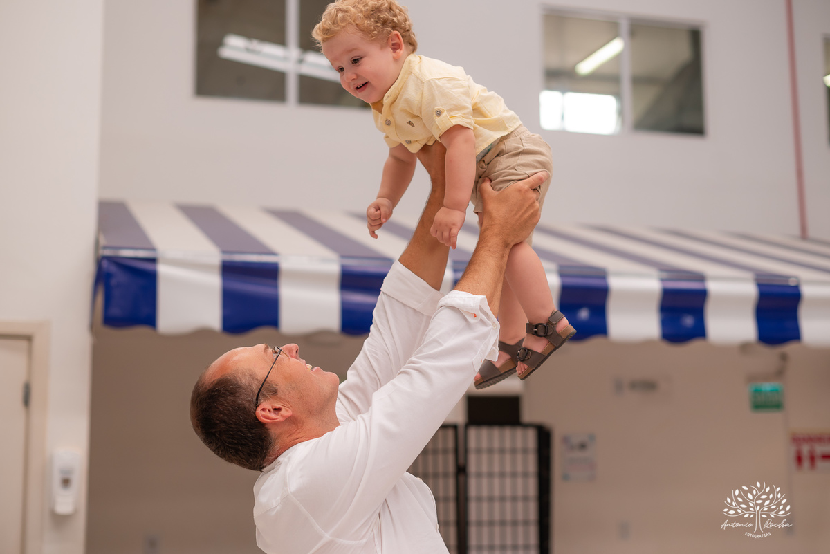 festa infantil - aniversário - fotografia de família - dinossauros - diversão - irmãos - celebração - alegria - Prof. Tiago - música ao vivo - decoração temática - fotografia profissional - lembranças inesquecíveis - Antonio Rocha fotografias - Pelotas