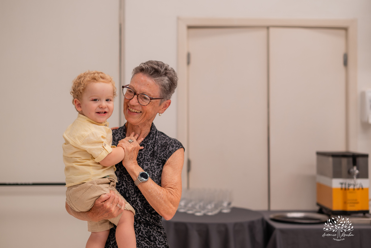 festa infantil - aniversário - fotografia de família - dinossauros - diversão - irmãos - celebração - alegria - Prof. Tiago - música ao vivo - decoração temática - fotografia profissional - lembranças inesquecíveis - Antonio Rocha fotografias - Pelotas