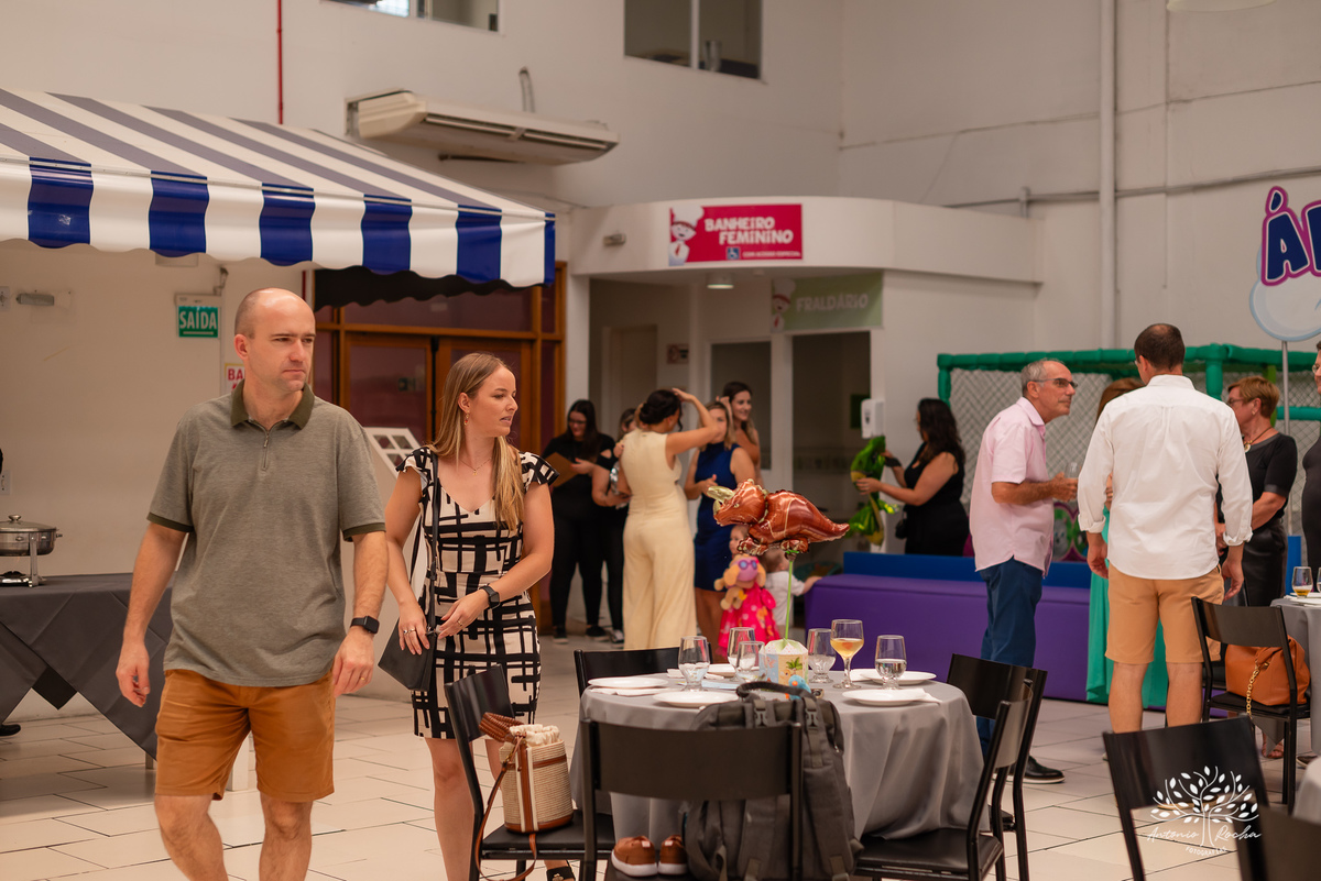 festa infantil - aniversário - fotografia de família - dinossauros - diversão - irmãos - celebração - alegria - Prof. Tiago - música ao vivo - decoração temática - fotografia profissional - lembranças inesquecíveis - Antonio Rocha fotografias - Pelotas
