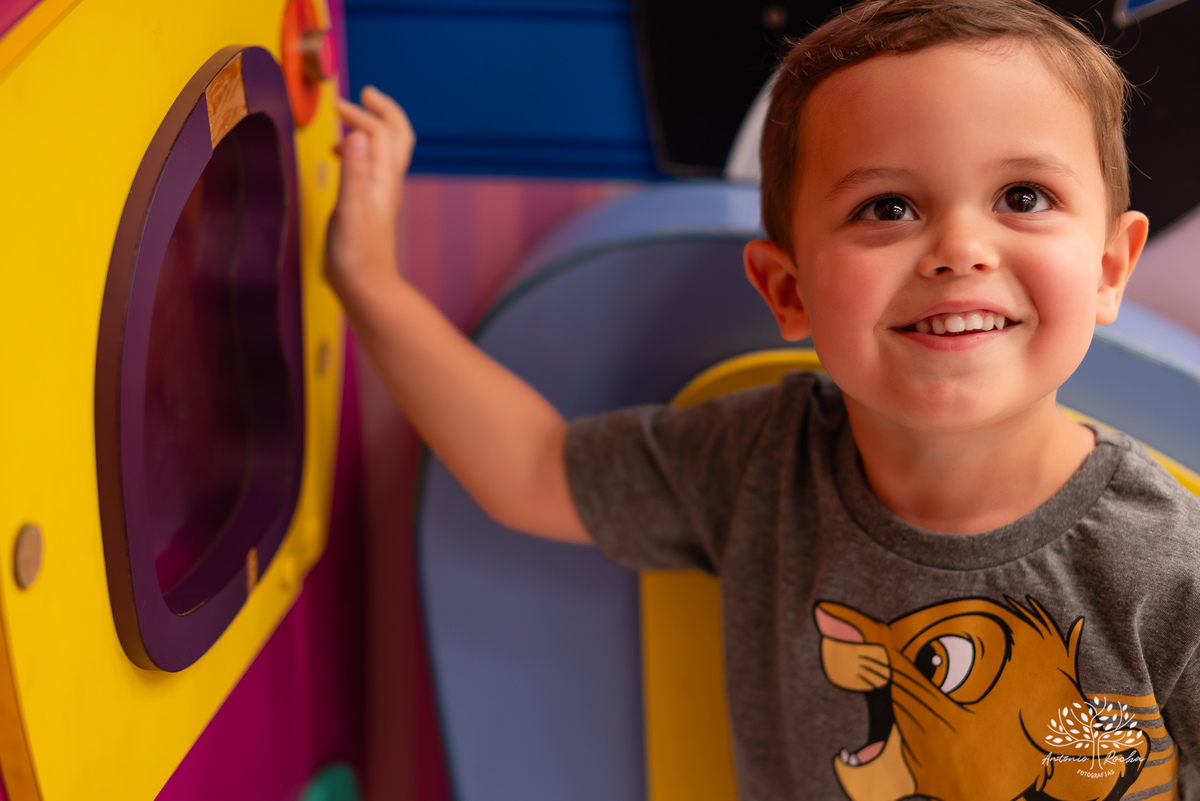 festa infantil - aniversário - fotografia de família - dinossauros - diversão - irmãos - celebração - alegria - Prof. Tiago - música ao vivo - decoração temática - fotografia profissional - lembranças inesquecíveis - Antonio Rocha fotografias - Pelotas