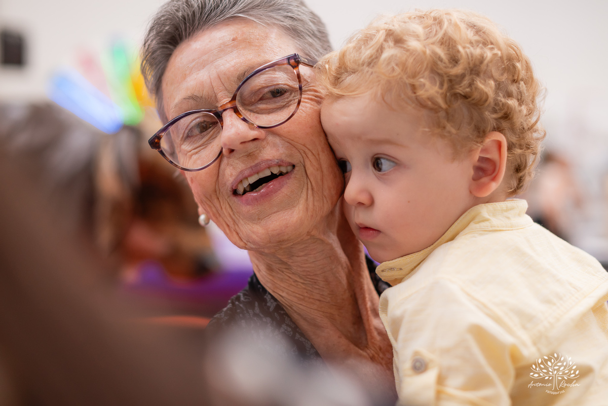 festa infantil - aniversário - fotografia de família - dinossauros - diversão - irmãos - celebração - alegria - Prof. Tiago - música ao vivo - decoração temática - fotografia profissional - lembranças inesquecíveis - Antonio Rocha fotografias - Pelotas