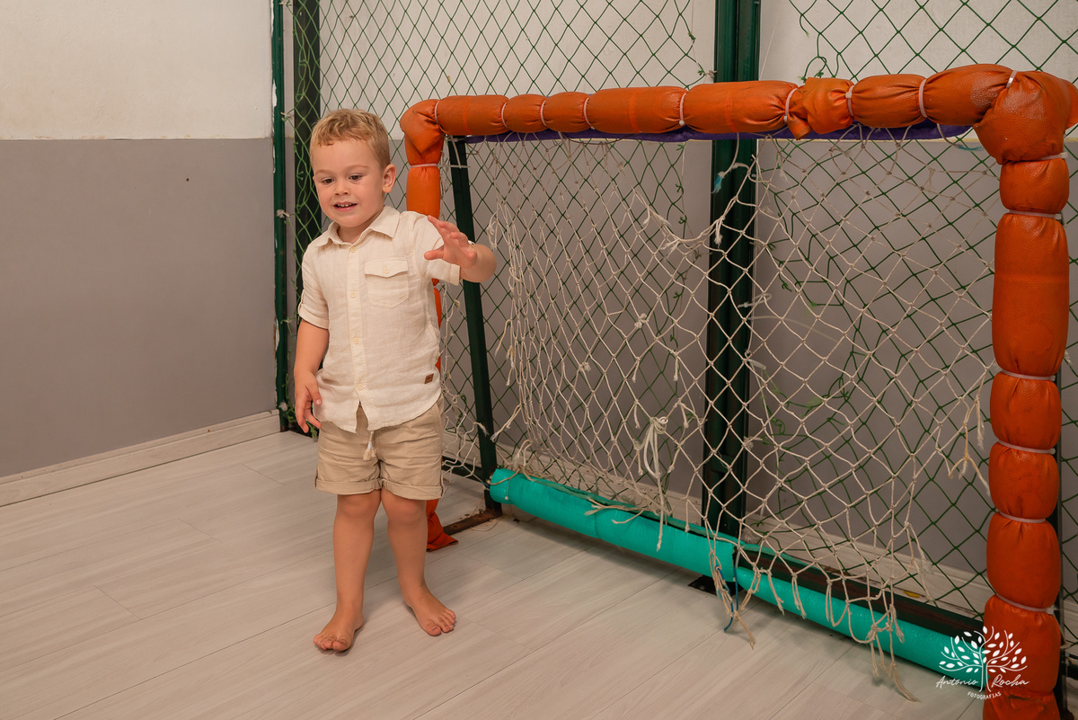 festa infantil - aniversário - fotografia de família - dinossauros - diversão - irmãos - celebração - alegria - Prof. Tiago - música ao vivo - decoração temática - fotografia profissional - lembranças inesquecíveis - Antonio Rocha fotografias - Pelotas