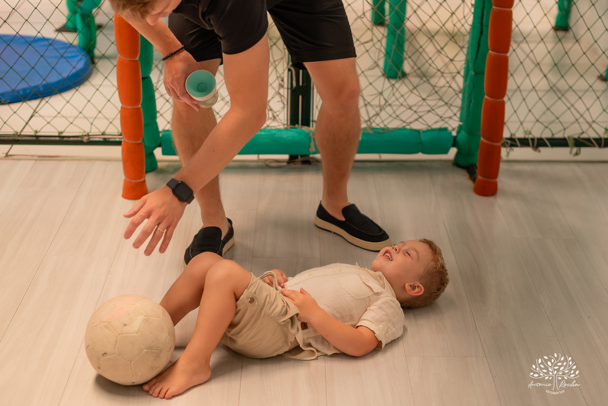 festa infantil - aniversário - fotografia de família - dinossauros - diversão - irmãos - celebração - alegria - Prof. Tiago - música ao vivo - decoração temática - fotografia profissional - lembranças inesquecíveis - Antonio Rocha fotografias - Pelotas