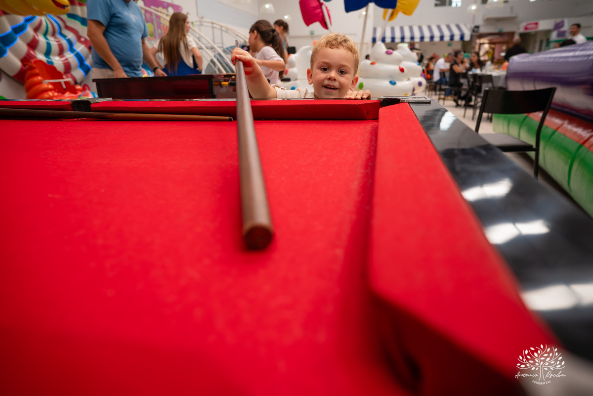 festa infantil - aniversário - fotografia de família - dinossauros - diversão - irmãos - celebração - alegria - Prof. Tiago - música ao vivo - decoração temática - fotografia profissional - lembranças inesquecíveis - Antonio Rocha fotografias - Pelotas