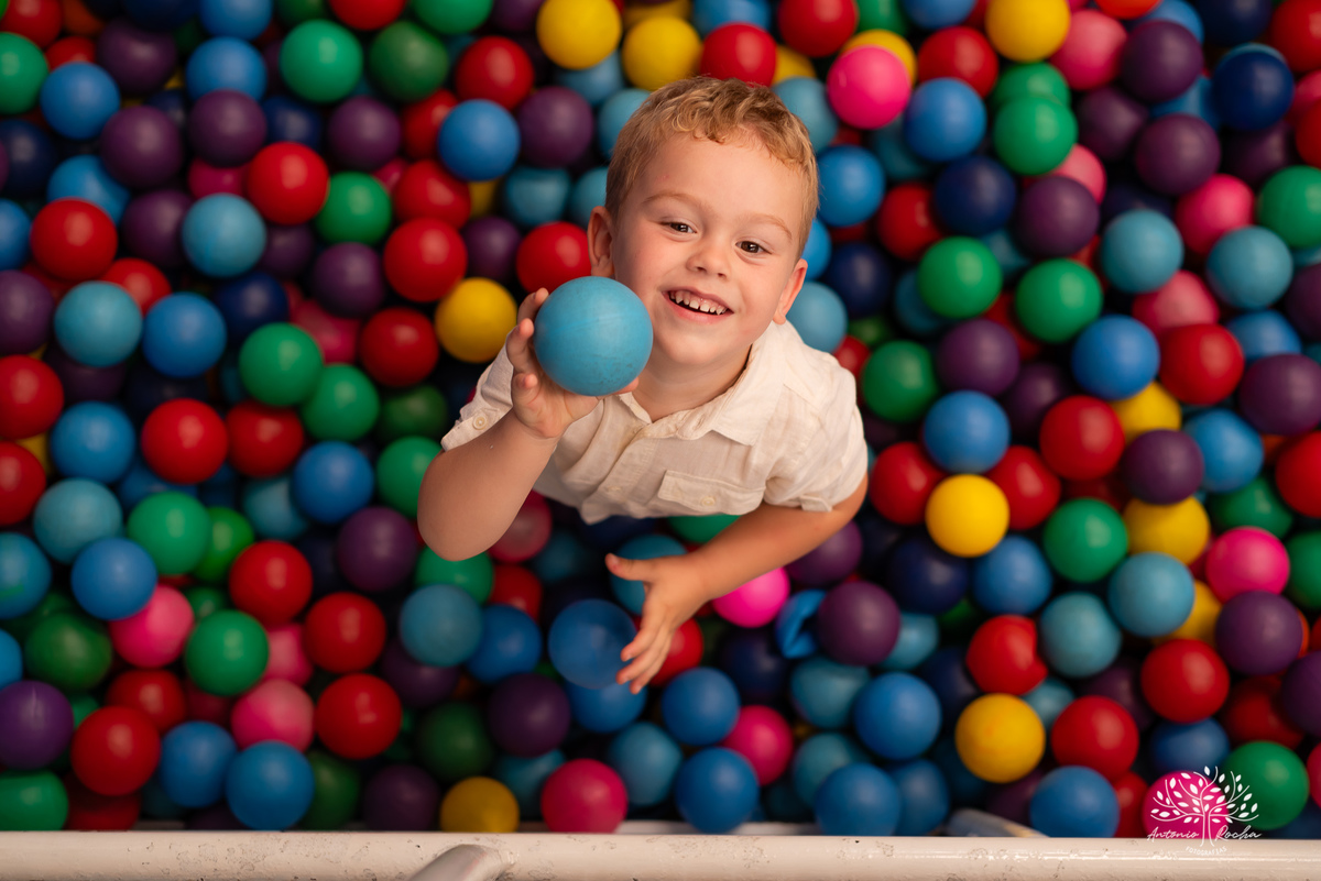 festa infantil - aniversário - fotografia de família - dinossauros - diversão - irmãos - celebração - alegria - Prof. Tiago - música ao vivo - decoração temática - fotografia profissional - lembranças inesquecíveis - Antonio Rocha fotografias - Pelotas