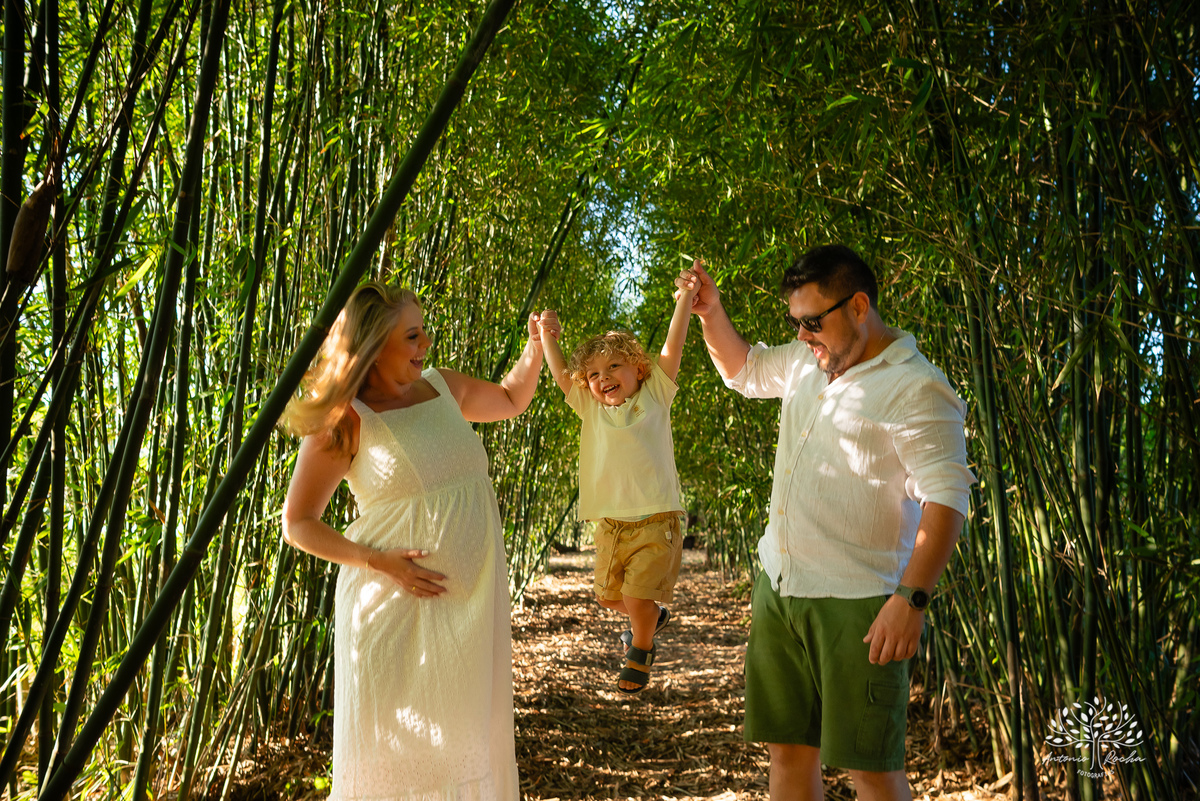 ensaio gestante - fotografia de família - espera do Caio - ensaio ao entardecer - vinícola Nardello - Antonio Rocha Fotografias – Pelotas -  fotografia com emoção - Bento e Caio - gestação cheia de amor - ensaio fotográfico – ensaio externo – livro fotos