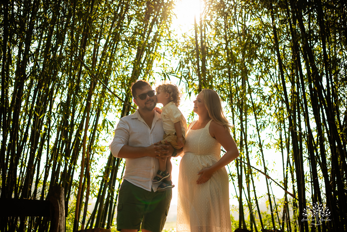 ensaio gestante - fotografia de família - espera do Caio - ensaio ao entardecer - vinícola Nardello - Antonio Rocha Fotografias – Pelotas -  fotografia com emoção - Bento e Caio - gestação cheia de amor - ensaio fotográfico – ensaio externo – livro fotos