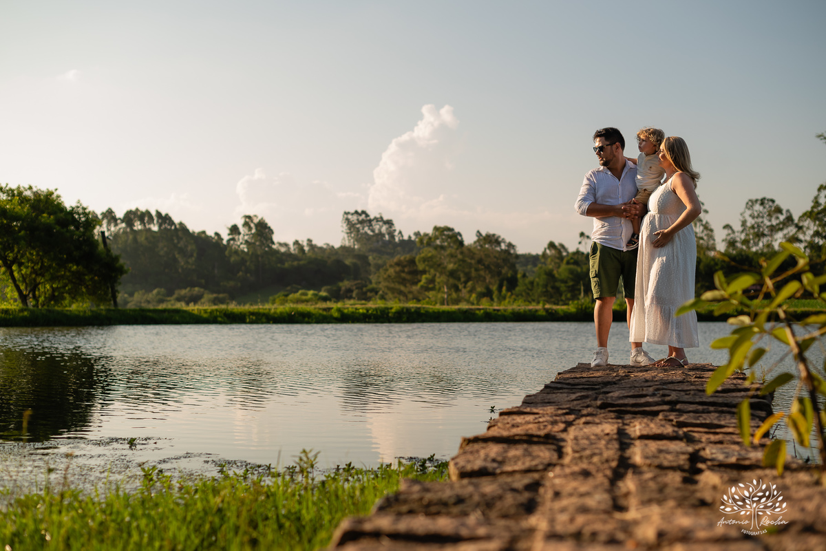 ensaio gestante - fotografia de família - espera do Caio - ensaio ao entardecer - vinícola Nardello - Antonio Rocha Fotografias – Pelotas -  fotografia com emoção - Bento e Caio - gestação cheia de amor - ensaio fotográfico – ensaio externo – livro fotos