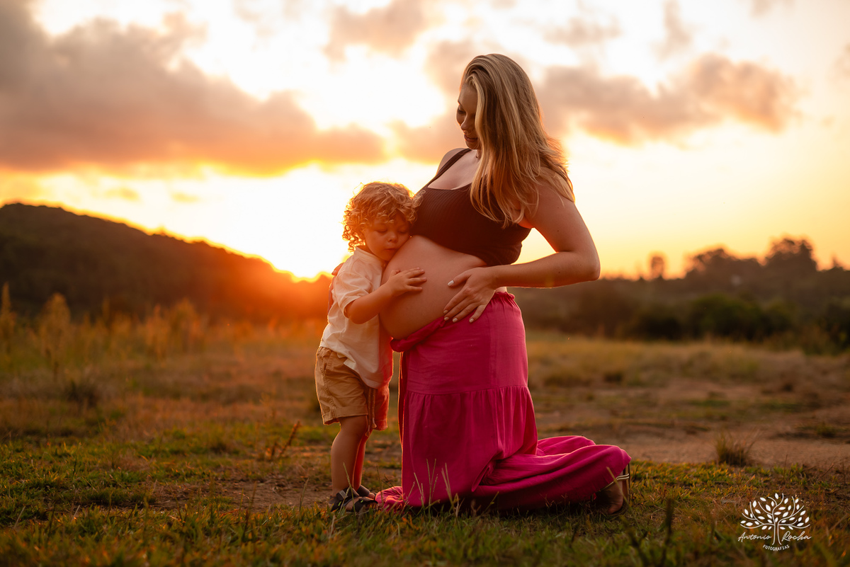 ensaio gestante - fotografia de família - espera do Caio - ensaio ao entardecer - vinícola Nardello - Antonio Rocha Fotografias – Pelotas -  fotografia com emoção - Bento e Caio - gestação cheia de amor - ensaio fotográfico – ensaio externo – livro fotos