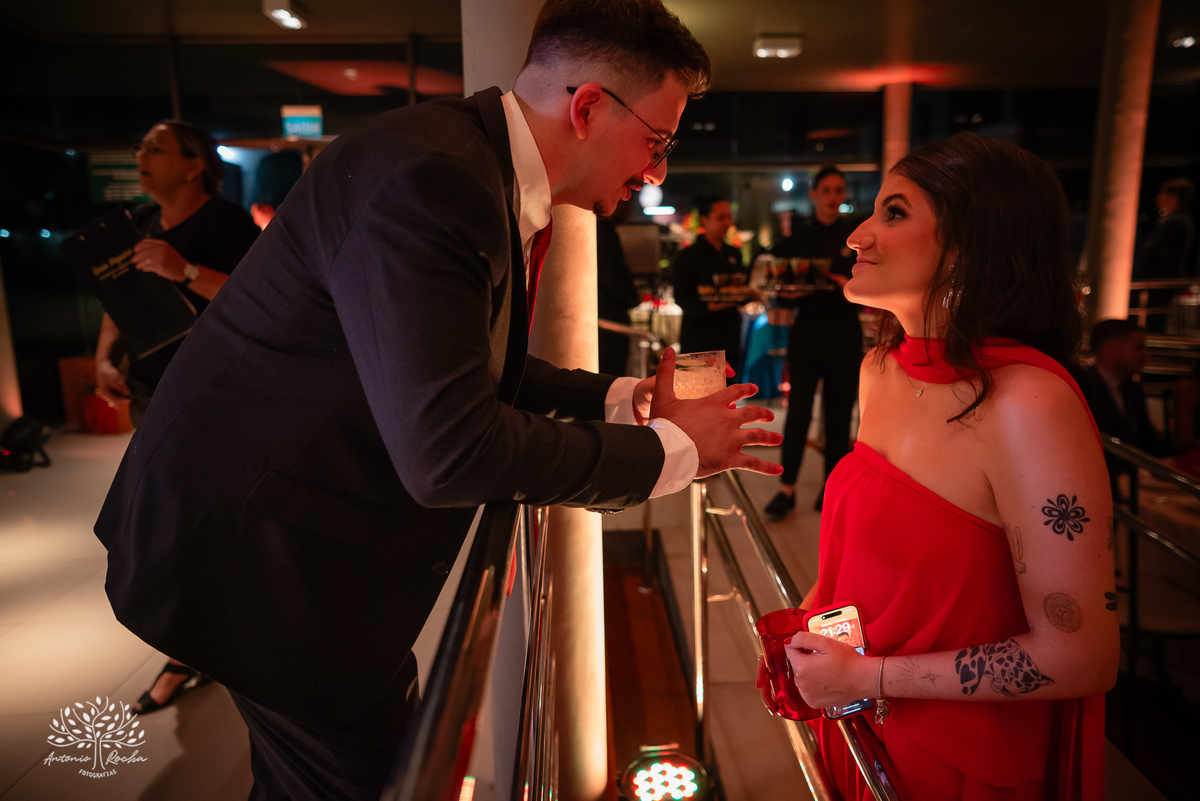 alegria - dedicação - esforço - aprendizado - formatura - Direito - Pedro - festa - amizade - Xavante - DJ - Xavabanda - discurso - brinde - pista de dança - bar - costelão - celebração - família – Pelotas - trabalho - registro - Antonio Rocha Fotografias