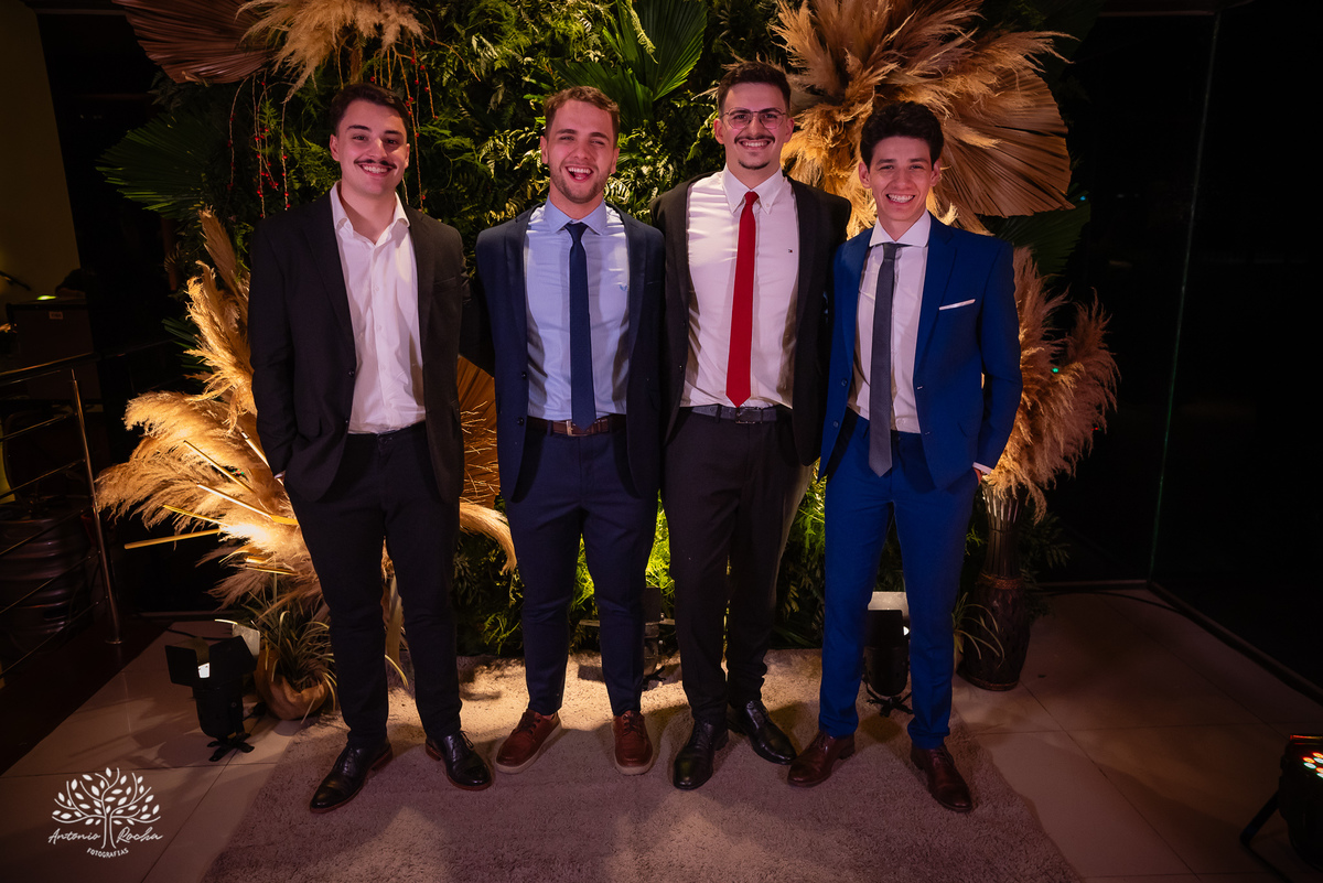 alegria - dedicação - esforço - aprendizado - formatura - Direito - Pedro - festa - amizade - Xavante - DJ - Xavabanda - discurso - brinde - pista de dança - bar - costelão - celebração - família – Pelotas - trabalho - registro - Antonio Rocha Fotografias