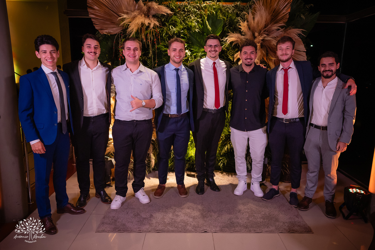 alegria - dedicação - esforço - aprendizado - formatura - Direito - Pedro - festa - amizade - Xavante - DJ - Xavabanda - discurso - brinde - pista de dança - bar - costelão - celebração - família – Pelotas - trabalho - registro - Antonio Rocha Fotografias