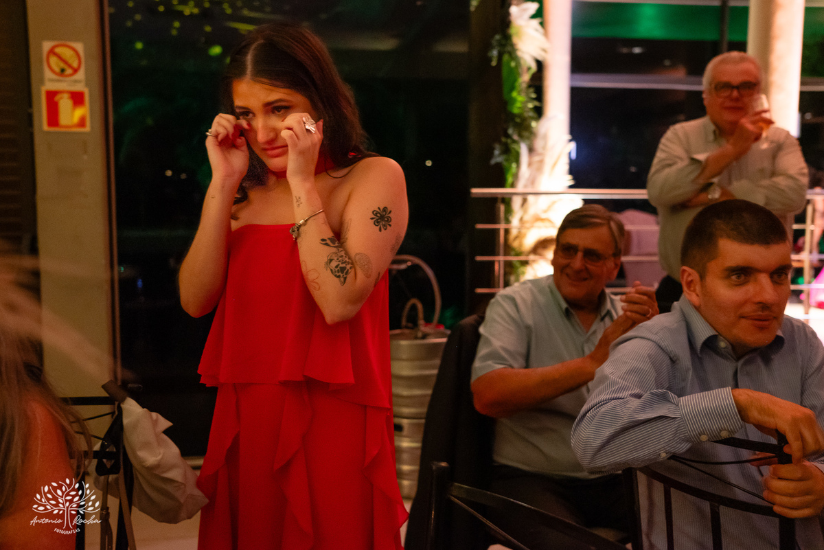 alegria - dedicação - esforço - aprendizado - formatura - Direito - Pedro - festa - amizade - Xavante - DJ - Xavabanda - discurso - brinde - pista de dança - bar - costelão - celebração - família – Pelotas - trabalho - registro - Antonio Rocha Fotografias