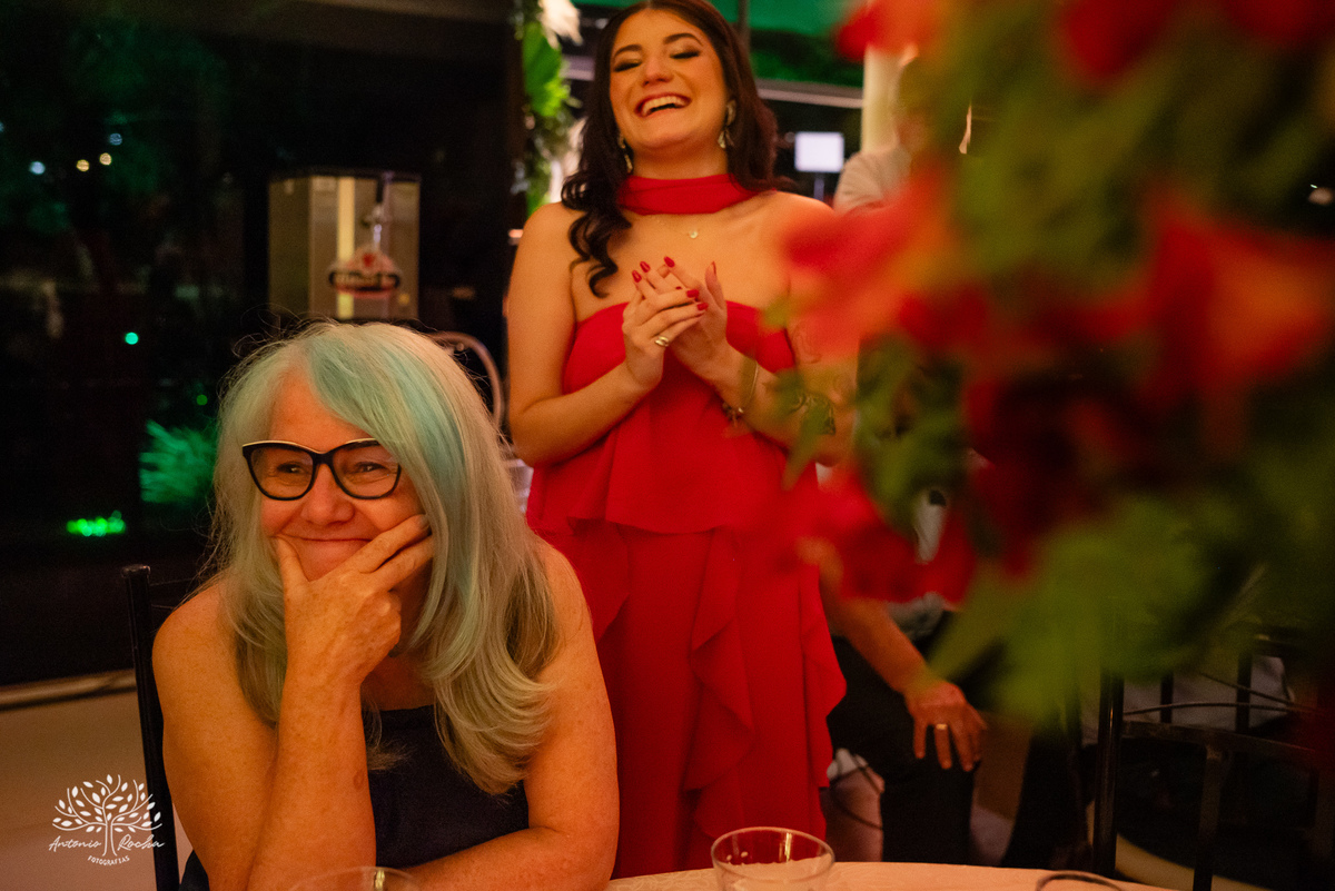 alegria - dedicação - esforço - aprendizado - formatura - Direito - Pedro - festa - amizade - Xavante - DJ - Xavabanda - discurso - brinde - pista de dança - bar - costelão - celebração - família – Pelotas - trabalho - registro - Antonio Rocha Fotografias