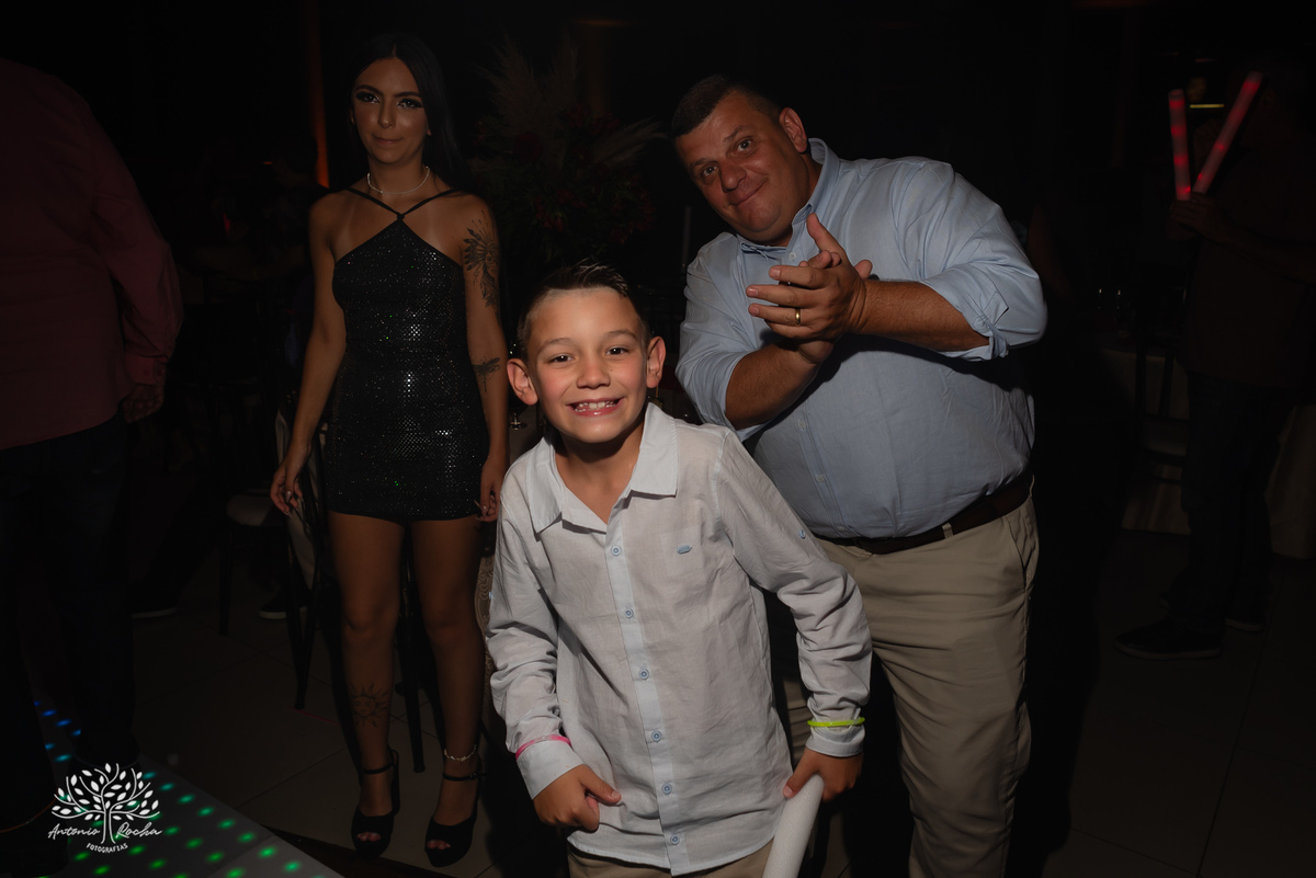 alegria - dedicação - esforço - aprendizado - formatura - Direito - Pedro - festa - amizade - Xavante - DJ - Xavabanda - discurso - brinde - pista de dança - bar - costelão - celebração - família – Pelotas - trabalho - registro - Antonio Rocha Fotografias