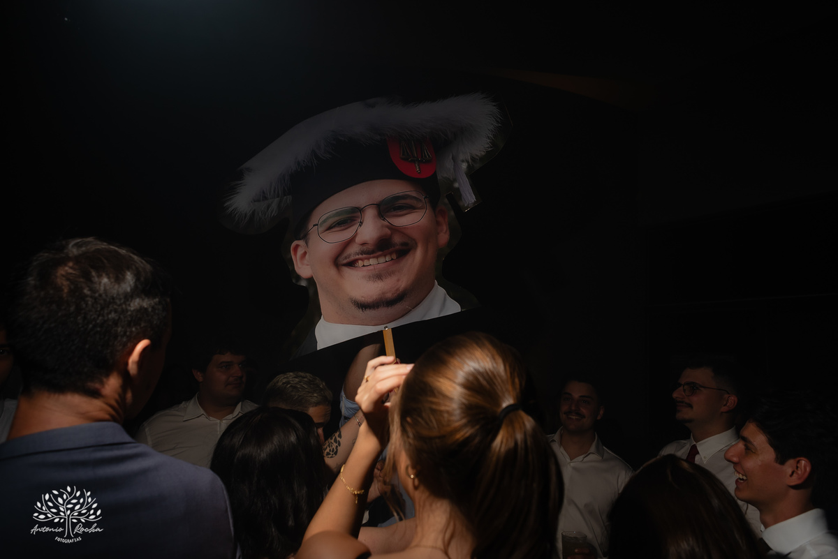 alegria - dedicação - esforço - aprendizado - formatura - Direito - Pedro - festa - amizade - Xavante - DJ - Xavabanda - discurso - brinde - pista de dança - bar - costelão - celebração - família – Pelotas - trabalho - registro - Antonio Rocha Fotografias