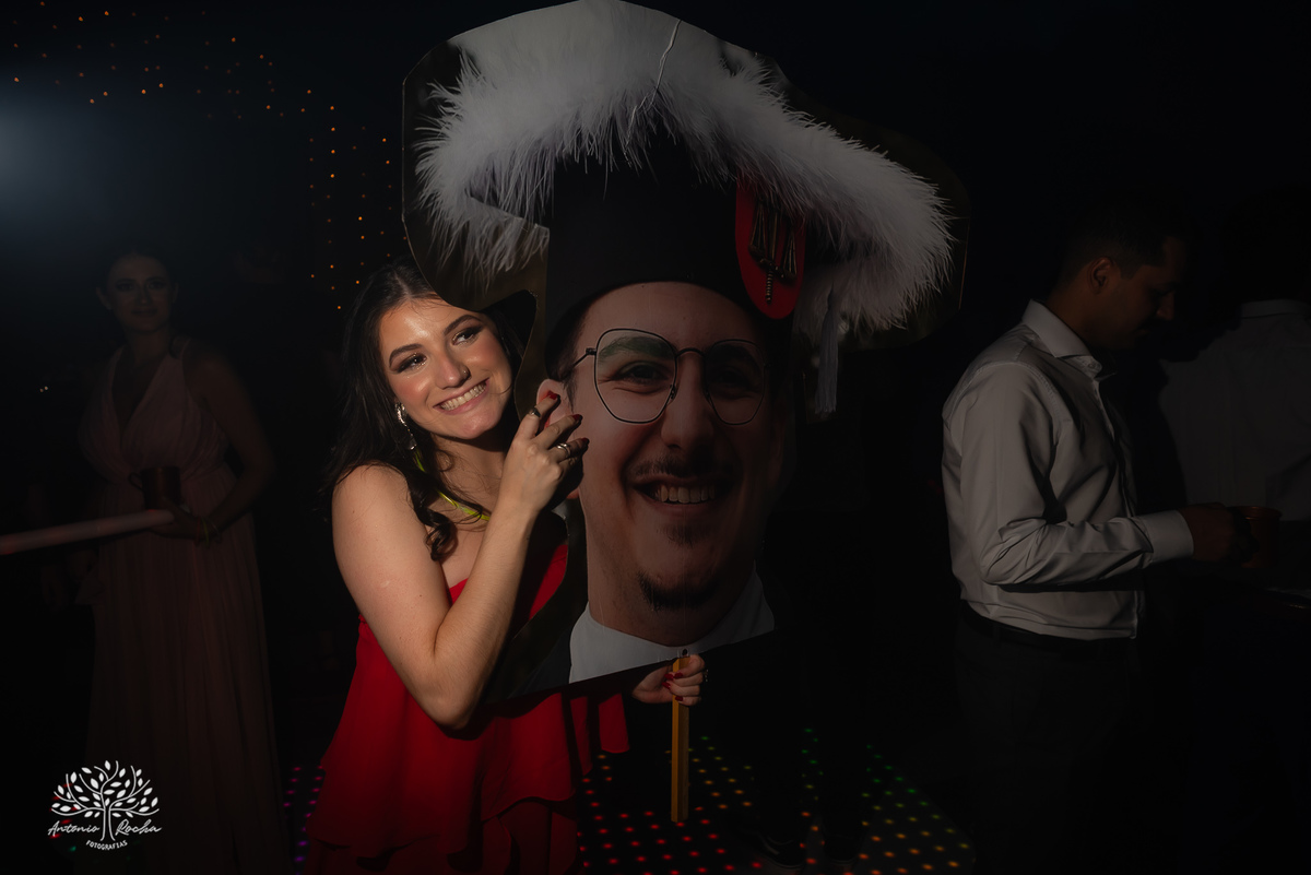 alegria - dedicação - esforço - aprendizado - formatura - Direito - Pedro - festa - amizade - Xavante - DJ - Xavabanda - discurso - brinde - pista de dança - bar - costelão - celebração - família – Pelotas - trabalho - registro - Antonio Rocha Fotografias