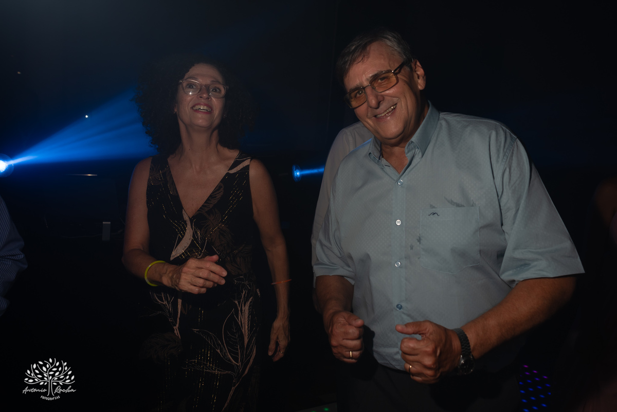 alegria - dedicação - esforço - aprendizado - formatura - Direito - Pedro - festa - amizade - Xavante - DJ - Xavabanda - discurso - brinde - pista de dança - bar - costelão - celebração - família – Pelotas - trabalho - registro - Antonio Rocha Fotografias