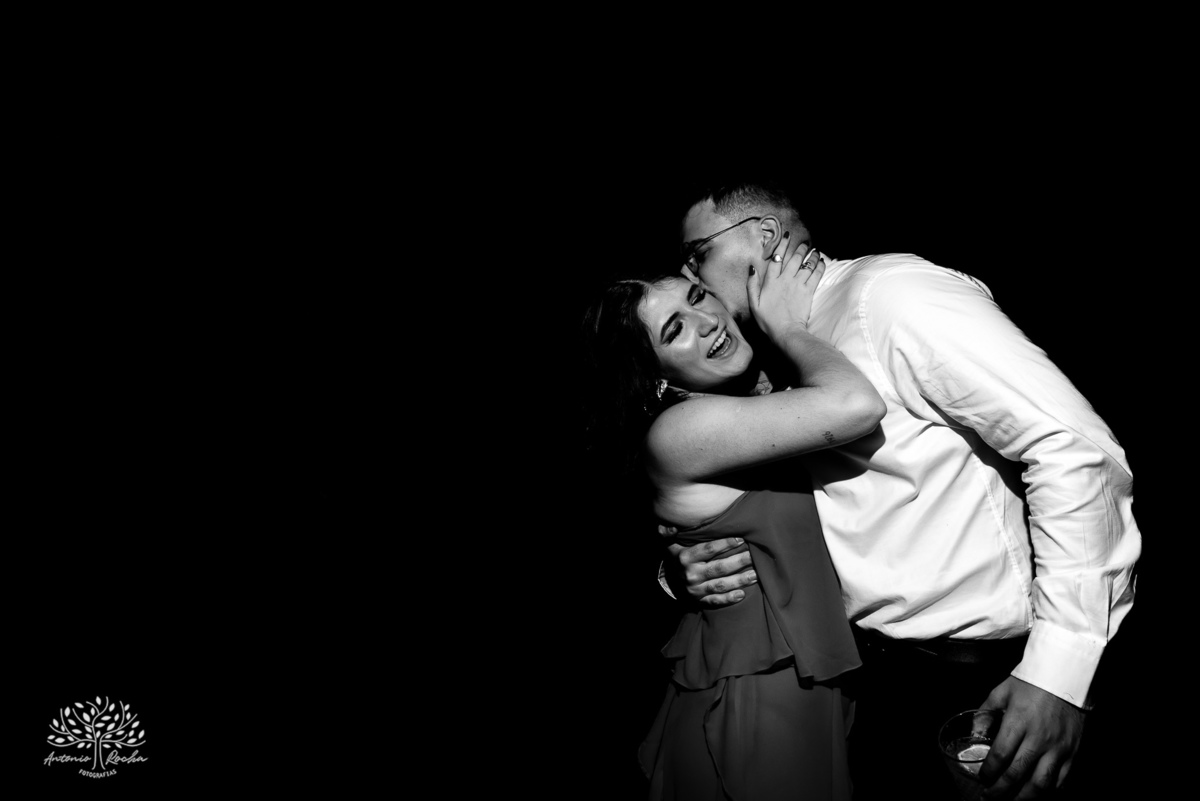 alegria - dedicação - esforço - aprendizado - formatura - Direito - Pedro - festa - amizade - Xavante - DJ - Xavabanda - discurso - brinde - pista de dança - bar - costelão - celebração - família – Pelotas - trabalho - registro - Antonio Rocha Fotografias