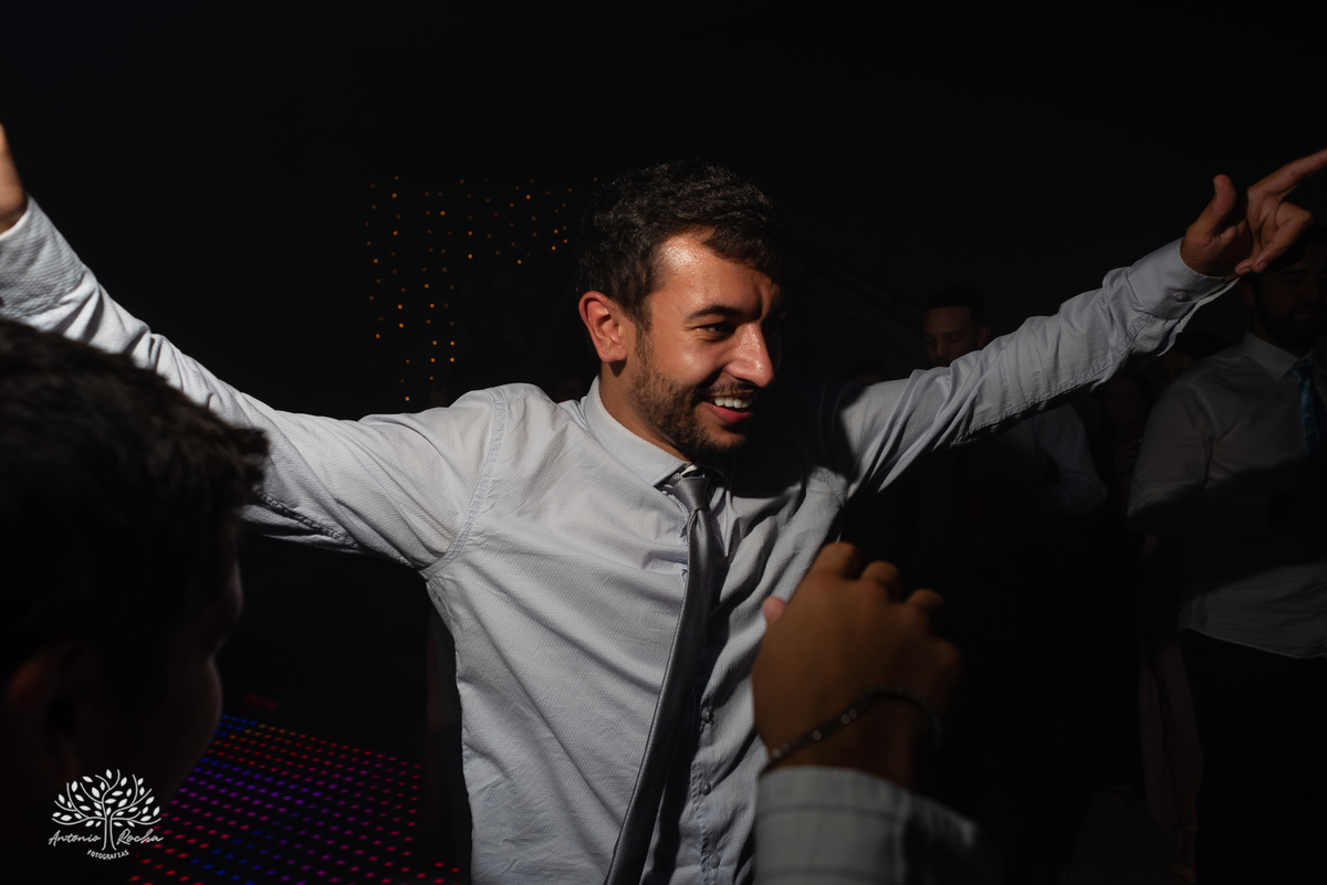 alegria - dedicação - esforço - aprendizado - formatura - Direito - Pedro - festa - amizade - Xavante - DJ - Xavabanda - discurso - brinde - pista de dança - bar - costelão - celebração - família – Pelotas - trabalho - registro - Antonio Rocha Fotografias