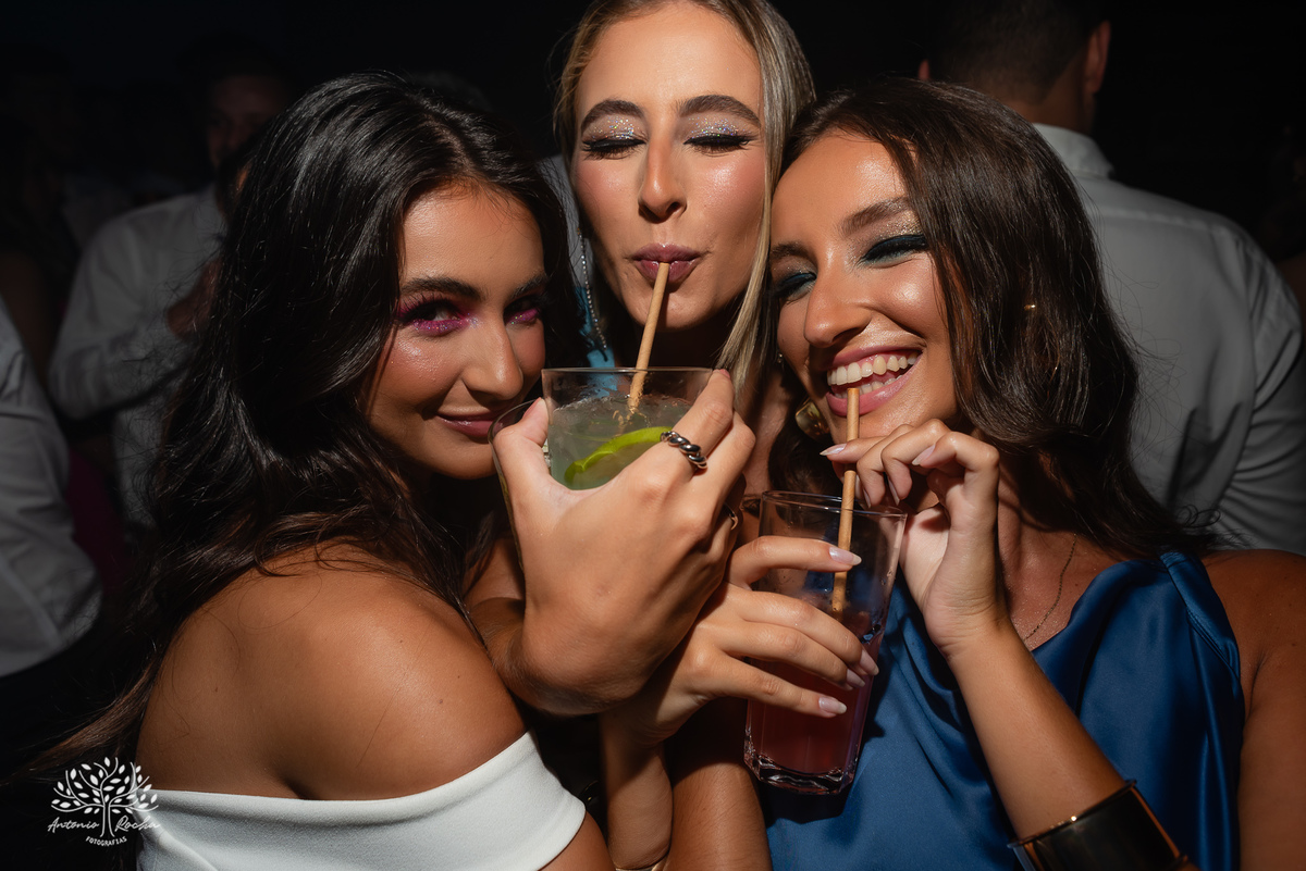 alegria - dedicação - esforço - aprendizado - formatura - Direito - Pedro - festa - amizade - Xavante - DJ - Xavabanda - discurso - brinde - pista de dança - bar - costelão - celebração - família – Pelotas - trabalho - registro - Antonio Rocha Fotografias