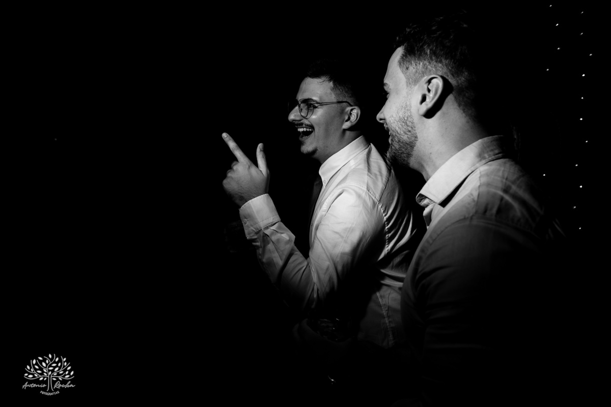 alegria - dedicação - esforço - aprendizado - formatura - Direito - Pedro - festa - amizade - Xavante - DJ - Xavabanda - discurso - brinde - pista de dança - bar - costelão - celebração - família – Pelotas - trabalho - registro - Antonio Rocha Fotografias