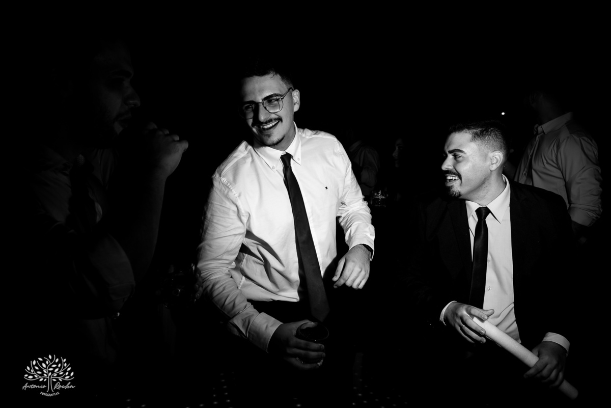 alegria - dedicação - esforço - aprendizado - formatura - Direito - Pedro - festa - amizade - Xavante - DJ - Xavabanda - discurso - brinde - pista de dança - bar - costelão - celebração - família – Pelotas - trabalho - registro - Antonio Rocha Fotografias