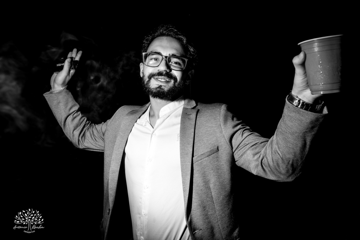 alegria - dedicação - esforço - aprendizado - formatura - Direito - Pedro - festa - amizade - Xavante - DJ - Xavabanda - discurso - brinde - pista de dança - bar - costelão - celebração - família – Pelotas - trabalho - registro - Antonio Rocha Fotografias