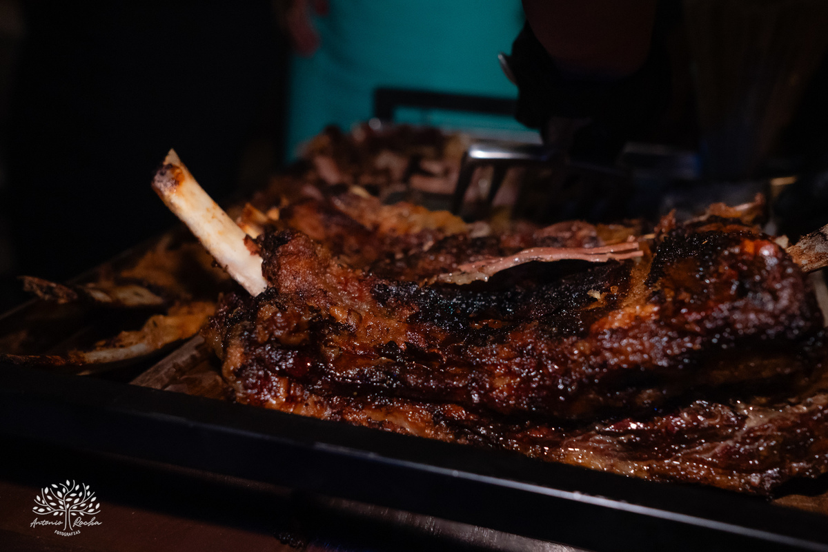 alegria - dedicação - esforço - aprendizado - formatura - Direito - Pedro - festa - amizade - Xavante - DJ - Xavabanda - discurso - brinde - pista de dança - bar - costelão - celebração - família – Pelotas - trabalho - registro - Antonio Rocha Fotografias