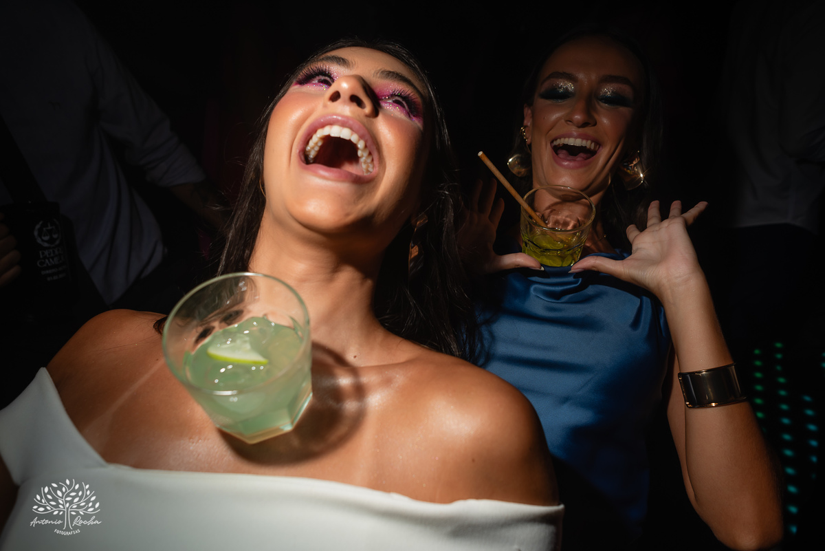 alegria - dedicação - esforço - aprendizado - formatura - Direito - Pedro - festa - amizade - Xavante - DJ - Xavabanda - discurso - brinde - pista de dança - bar - costelão - celebração - família – Pelotas - trabalho - registro - Antonio Rocha Fotografias