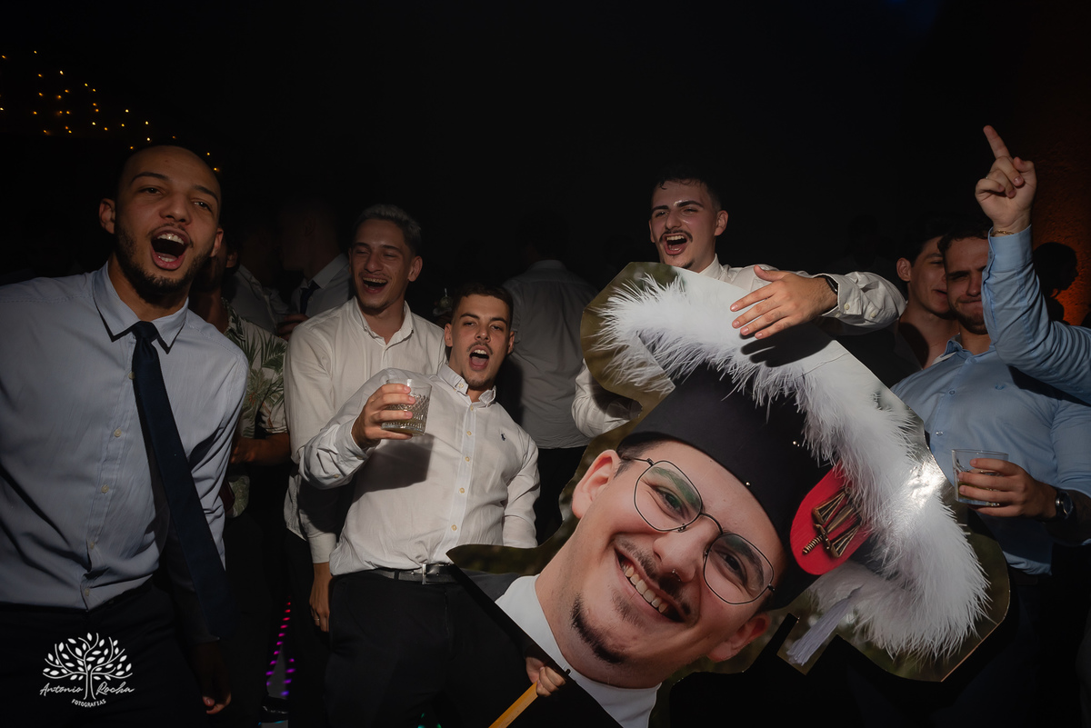 alegria - dedicação - esforço - aprendizado - formatura - Direito - Pedro - festa - amizade - Xavante - DJ - Xavabanda - discurso - brinde - pista de dança - bar - costelão - celebração - família – Pelotas - trabalho - registro - Antonio Rocha Fotografias