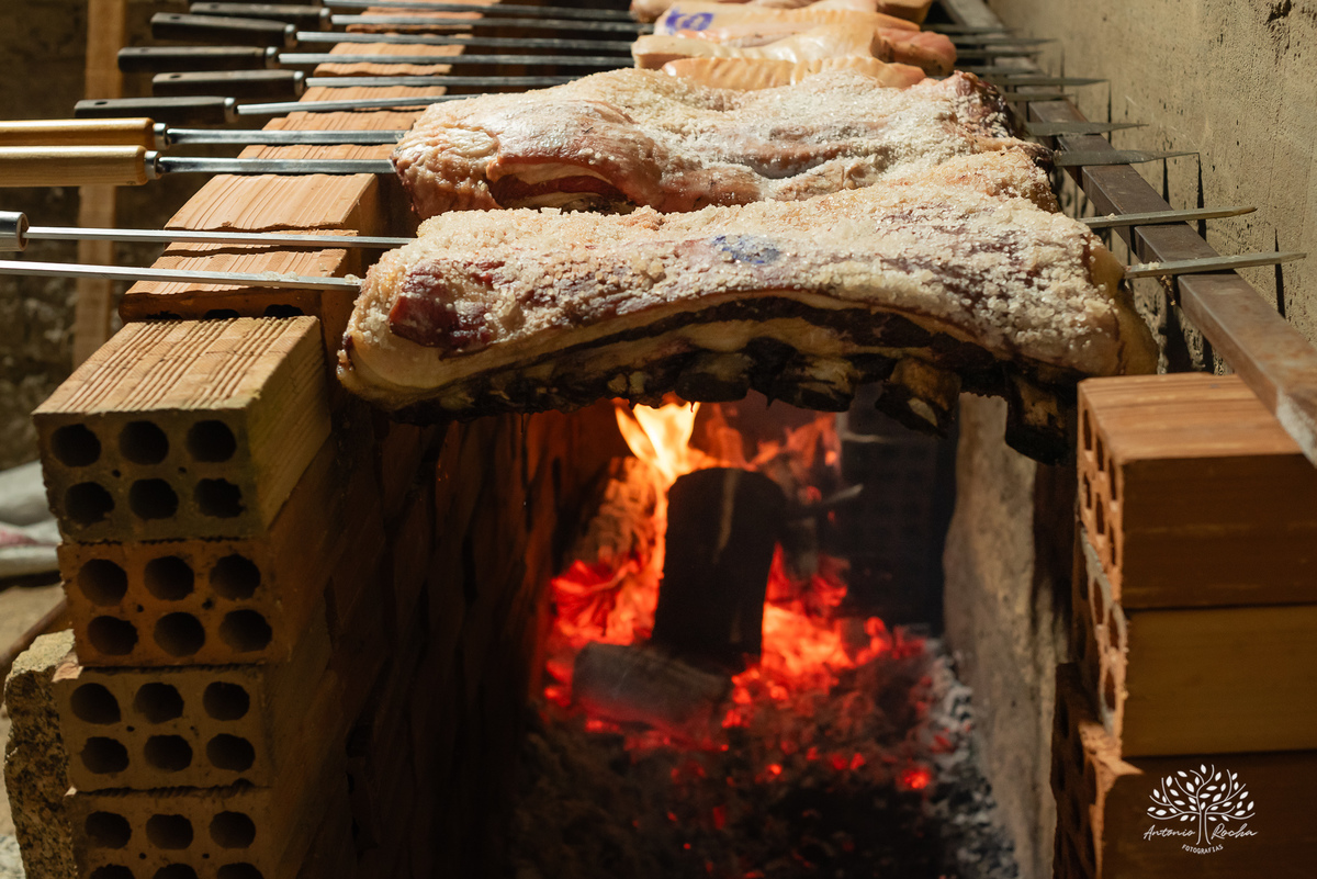 formatura - Direito - UFRGS - celebração - família - amigos - emoção - gratidão - conquista - pizzaria - raízes - colação de grau - festa - fotografia - memórias - alegria - sucesso - trajetória - abraços - momentos especiais-cerro grande do sul - pelotas