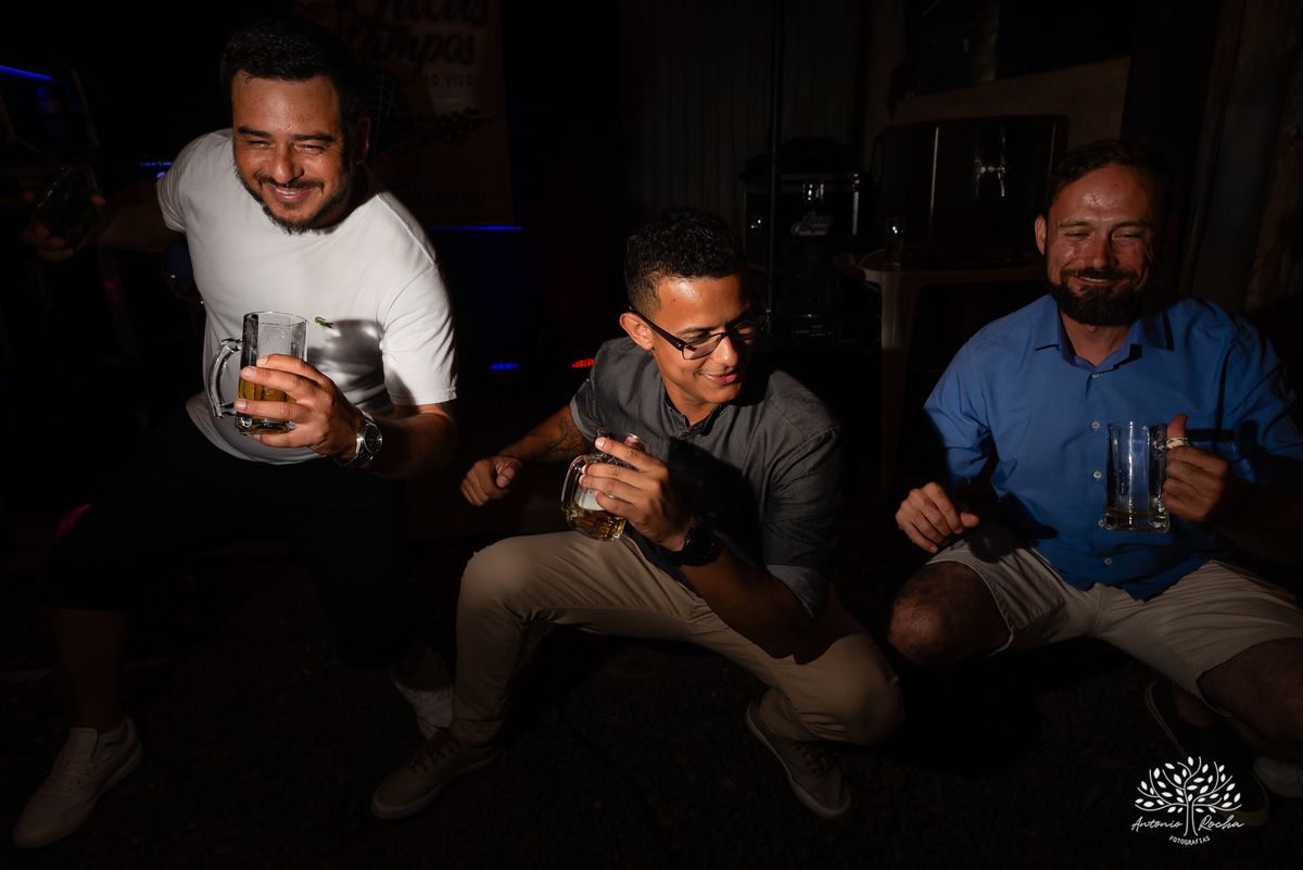 formatura - Direito - UFRGS - celebração - família - amigos - emoção - gratidão - conquista - pizzaria - raízes - colação de grau - festa - fotografia - memórias - alegria - sucesso - trajetória - abraços - momentos especiais-cerro grande do sul - pelotas