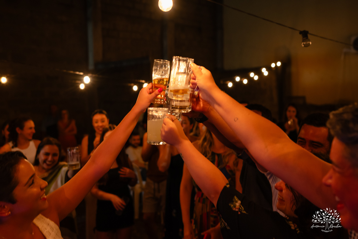 formatura - Direito - UFRGS - celebração - família - amigos - emoção - gratidão - conquista - pizzaria - raízes - colação de grau - festa - fotografia - memórias - alegria - sucesso - trajetória - abraços - momentos especiais-cerro grande do sul - pelotas