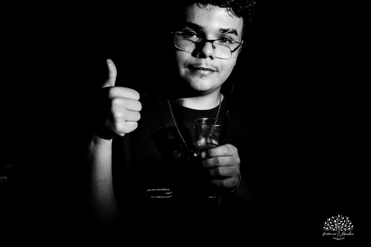 formatura - Direito - UFRGS - celebração - família - amigos - emoção - gratidão - conquista - pizzaria - raízes - colação de grau - festa - fotografia - memórias - alegria - sucesso - trajetória - abraços - momentos especiais-cerro grande do sul - pelotas