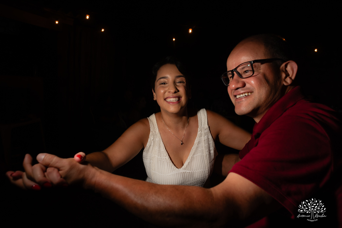 formatura - Direito - UFRGS - celebração - família - amigos - emoção - gratidão - conquista - pizzaria - raízes - colação de grau - festa - fotografia - memórias - alegria - sucesso - trajetória - abraços - momentos especiais-cerro grande do sul - pelotas