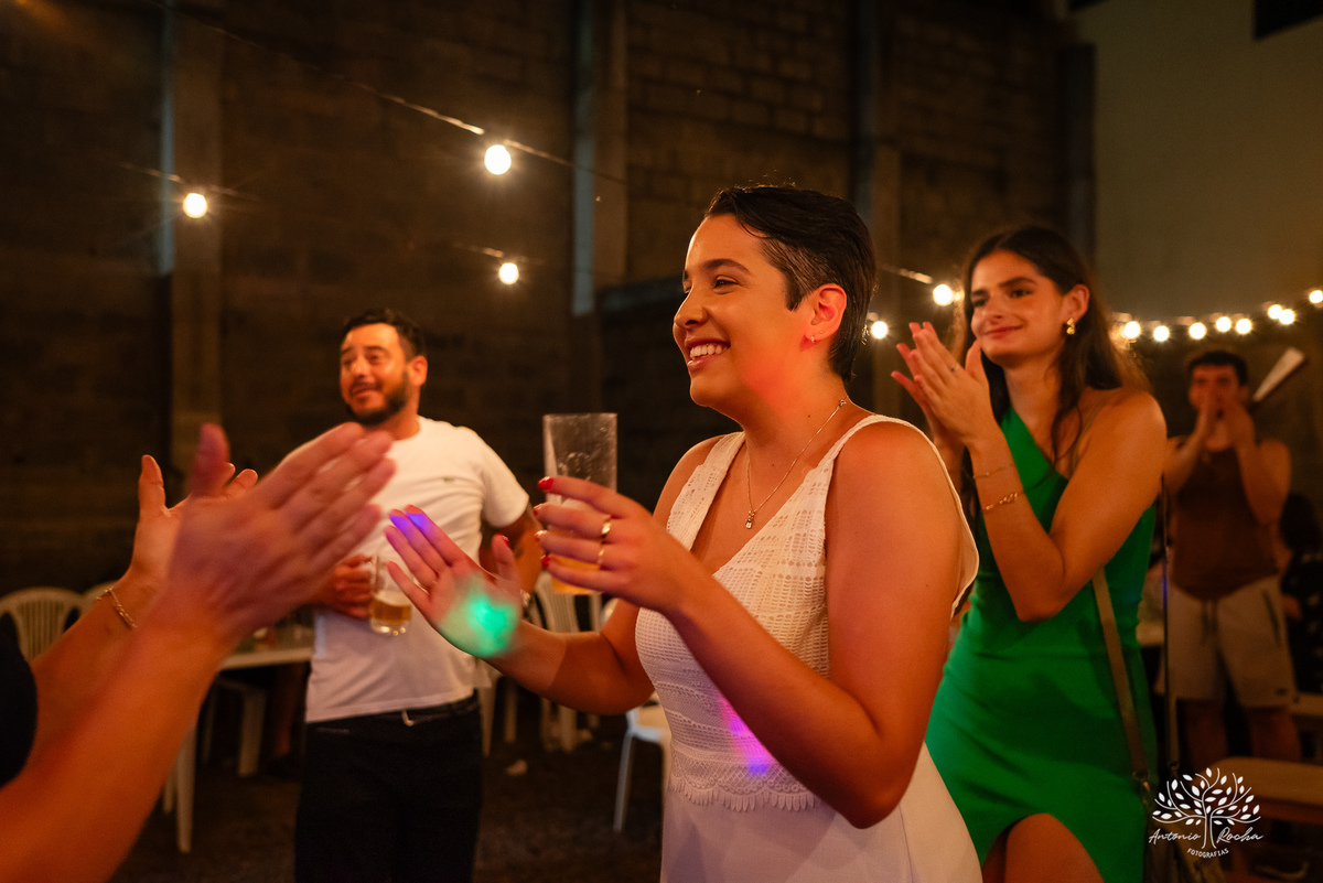 formatura - Direito - UFRGS - celebração - família - amigos - emoção - gratidão - conquista - pizzaria - raízes - colação de grau - festa - fotografia - memórias - alegria - sucesso - trajetória - abraços - momentos especiais-cerro grande do sul - pelotas