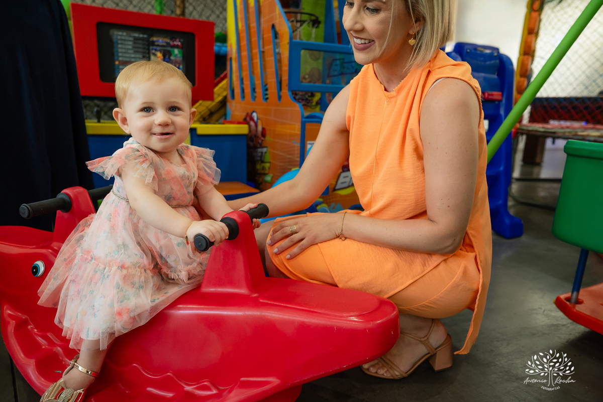 primeiro aninho - aniversário infantil - fotografia de festa - ensaio infantil - registro fotográfico - fotografia profissional - fotografia de crianças - festa de aniversário - fotografia de momentos – Pelotas – Loly Pop – Antonio Rocha Fotografias