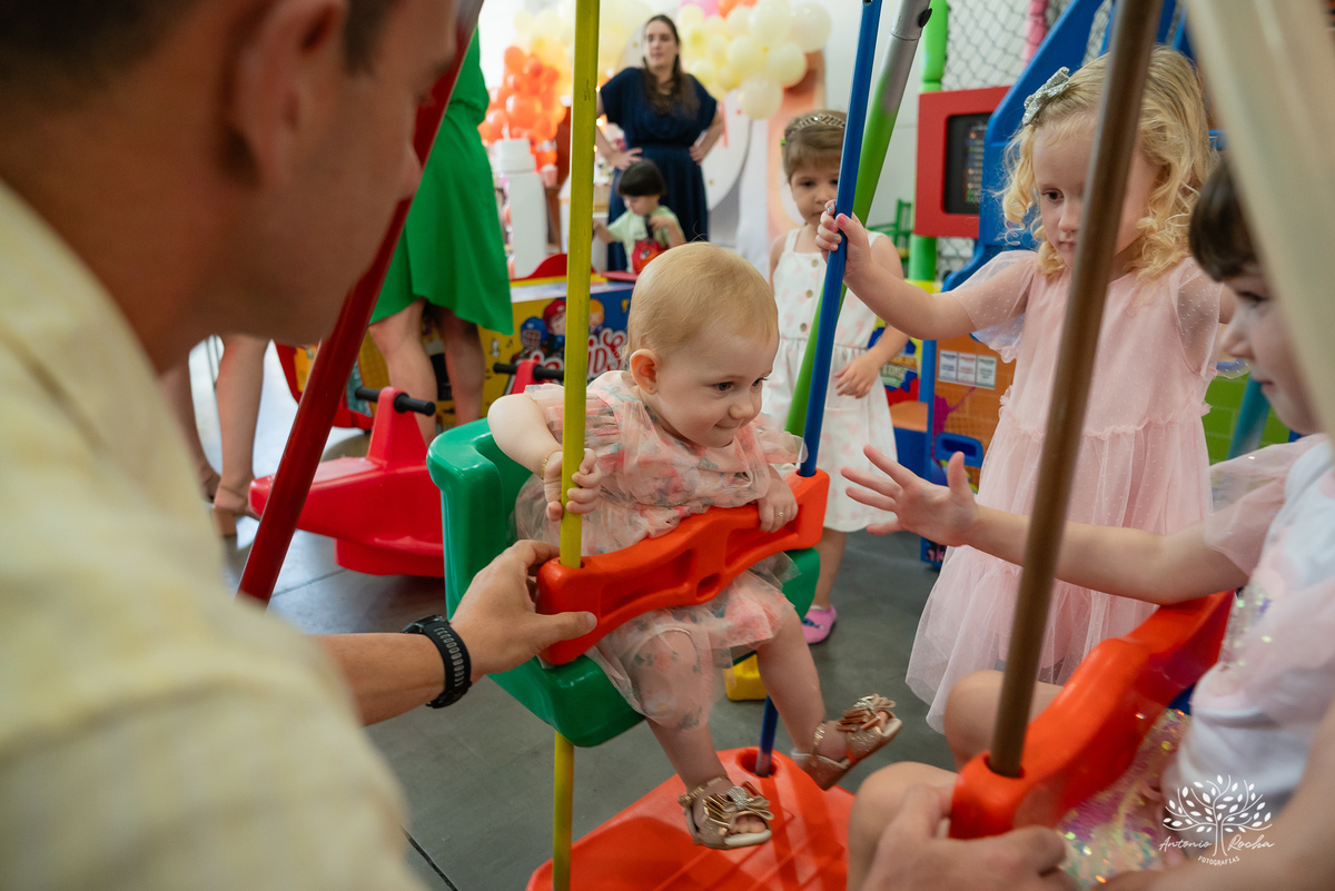 primeiro aninho - aniversário infantil - fotografia de festa - ensaio infantil - registro fotográfico - fotografia profissional - fotografia de crianças - festa de aniversário - fotografia de momentos – Pelotas – Loly Pop – Antonio Rocha Fotografias
