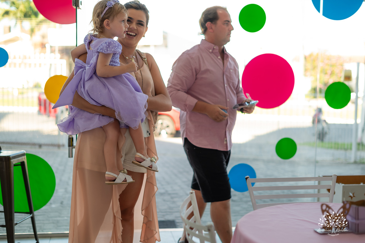 aniversário - Maria Antônia - festa infantil - Jardim de Borboletas - decoração - alegria - diversão - brincadeiras - cama elástica - carro motorizado - roda-roda - tombo legal - família - amigos - amor - celebração – Pelotas – Antonio Rocha Fotografias