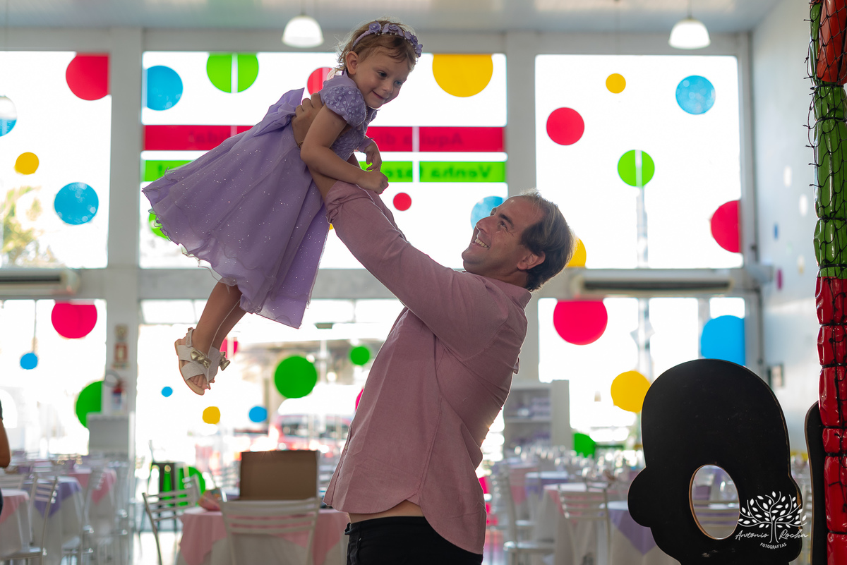 aniversário - Maria Antônia - festa infantil - Jardim de Borboletas - decoração - alegria - diversão - brincadeiras - cama elástica - carro motorizado - roda-roda - tombo legal - família - amigos - amor - celebração – Pelotas – Antonio Rocha Fotografias