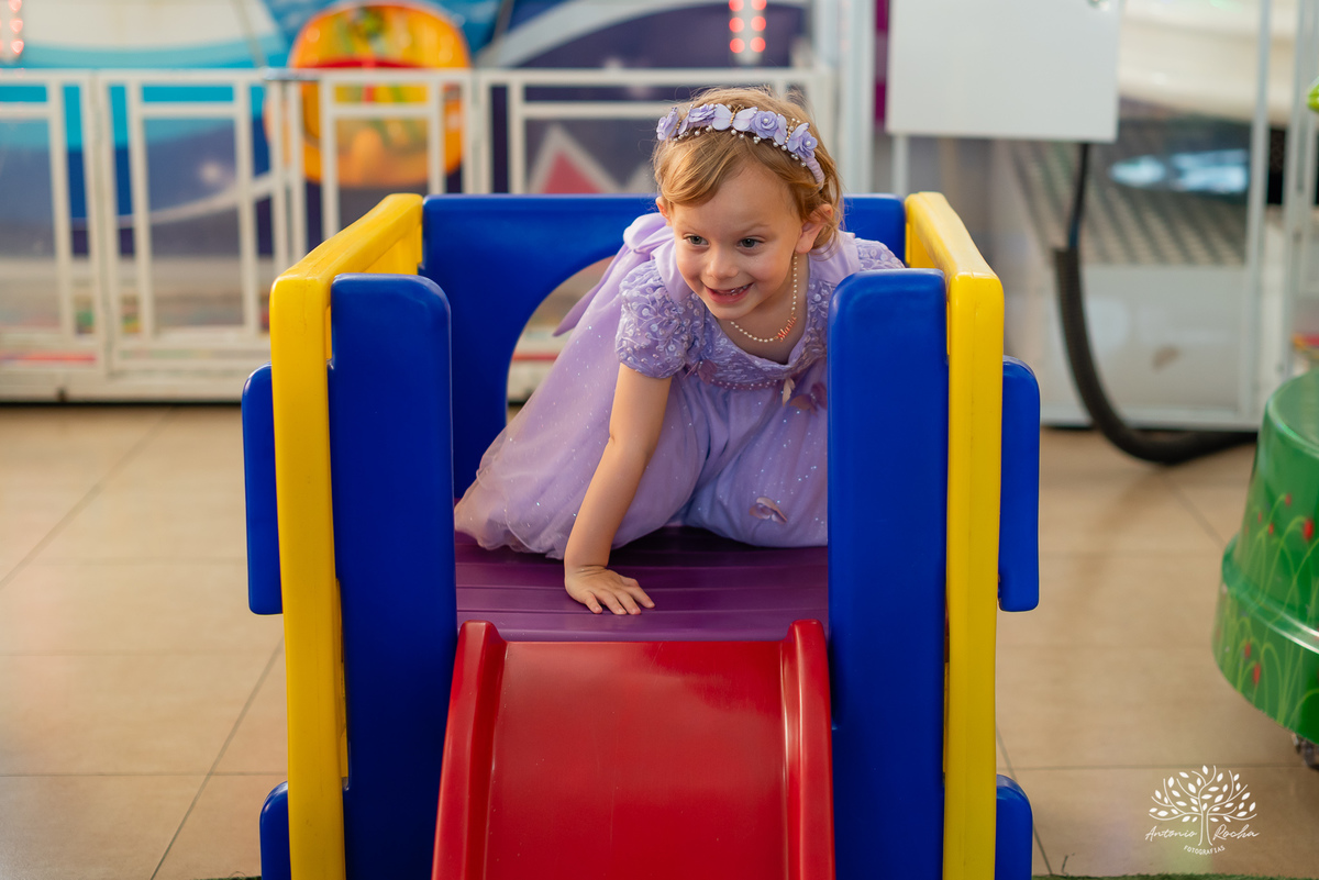 aniversário - Maria Antônia - festa infantil - Jardim de Borboletas - decoração - alegria - diversão - brincadeiras - cama elástica - carro motorizado - roda-roda - tombo legal - família - amigos - amor - celebração – Pelotas – Antonio Rocha Fotografias