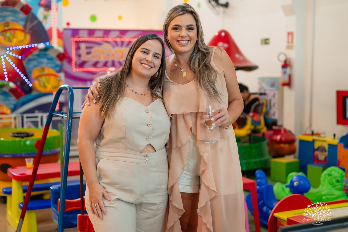 aniversário - Maria Antônia - festa infantil - Jardim de Borboletas - decoração - alegria - diversão - brincadeiras - cama elástica - carro motorizado - roda-roda - tombo legal - família - amigos - amor - celebração – Pelotas – Antonio Rocha Fotografias